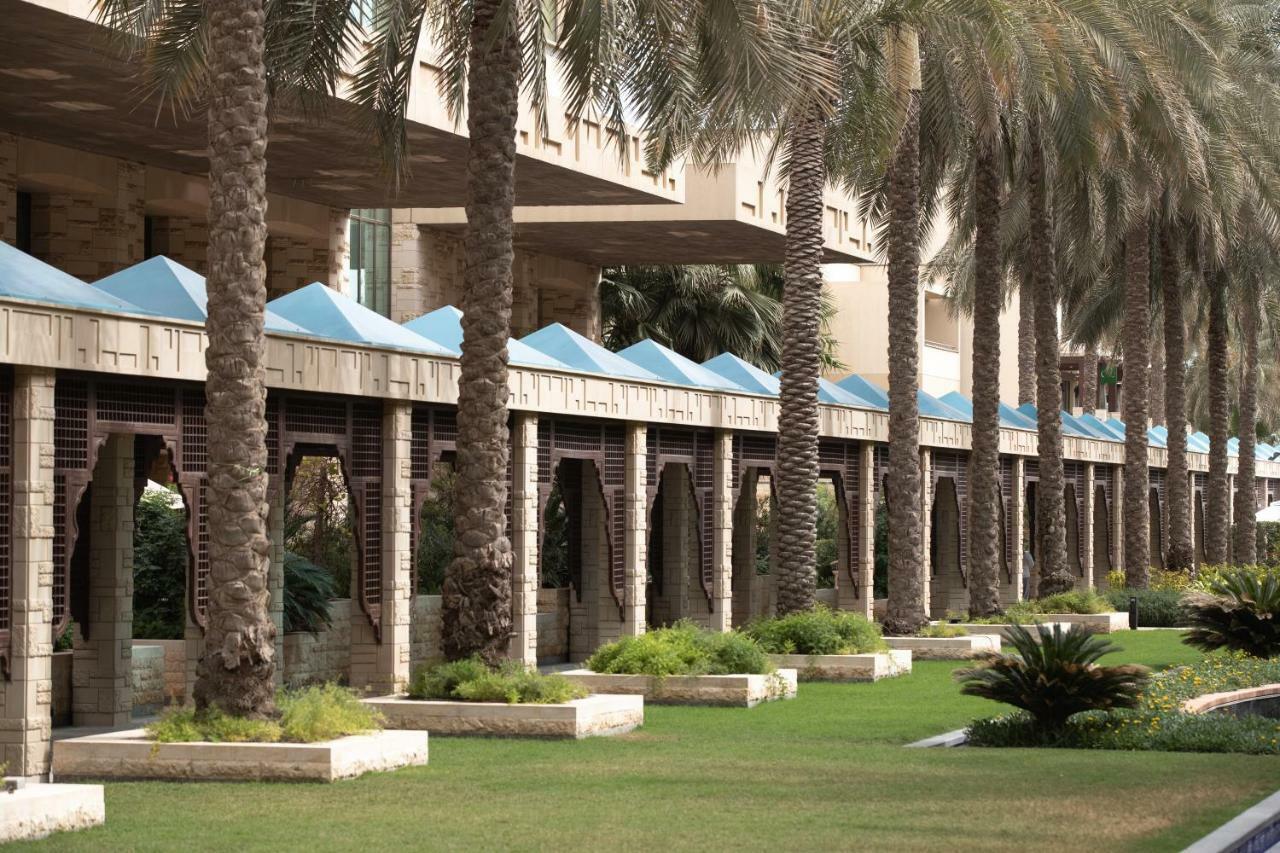 Jumeirah Messilah Beach Kuwait Kuwait City ภายนอก รูปภาพ The American University of Beirut